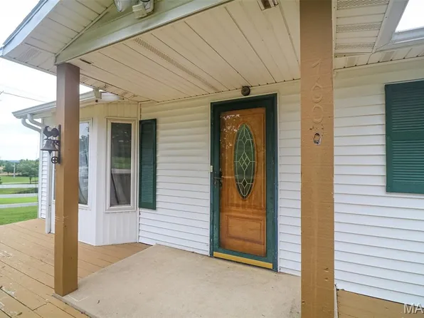 700 High St, Iberia, MO 65486