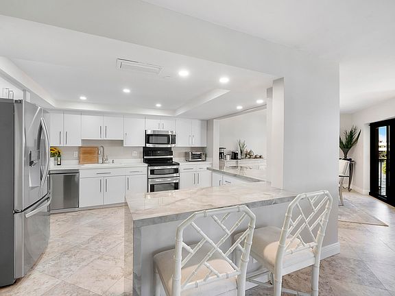 5th image of 501 N Riverside Drive #203