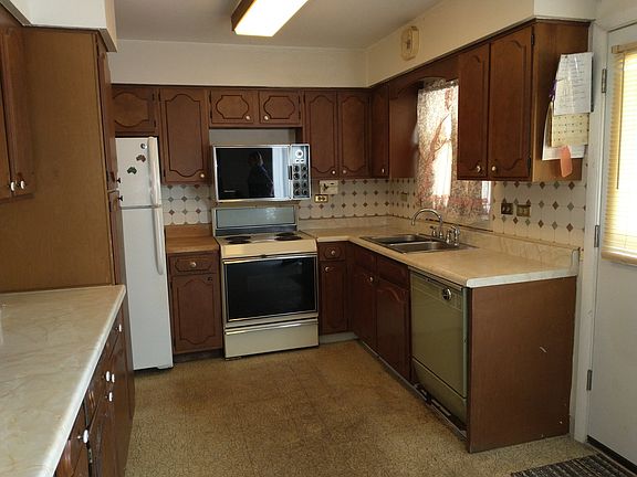 2nd image of 268 Montgomery Ln