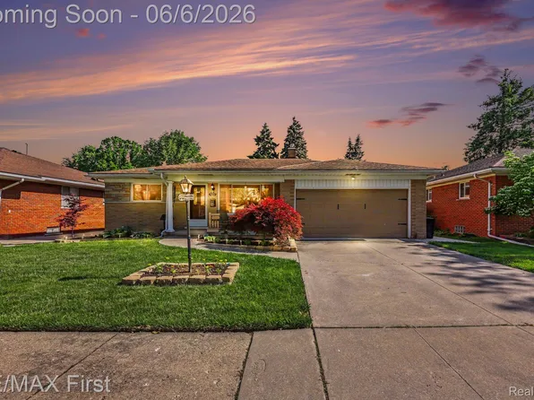 21212 Francis St, Saint Clair Shores, MI 48082