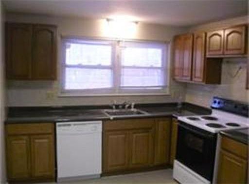 2nd image of 149 Colonel Bell Dr APT 17