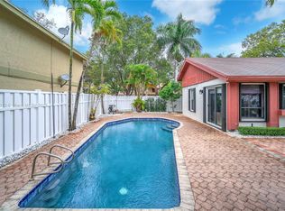 66 Forest Cir, Cooper City, FL 33026