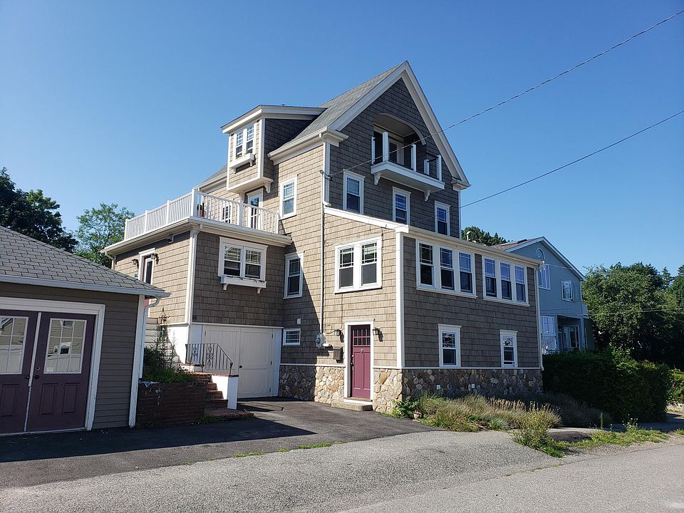 Entire house. Apartment at ground level - purple door.