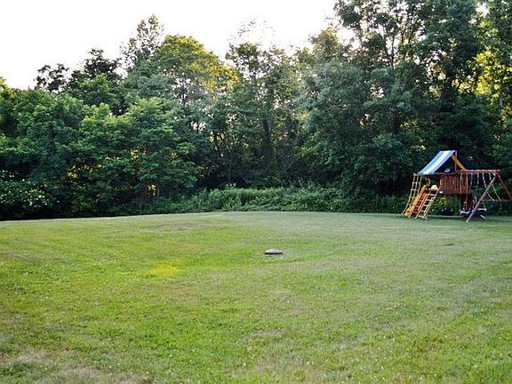 2nd image of 462 Jo Ann Ln