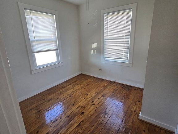 3rd image of 609 N 6th Ave