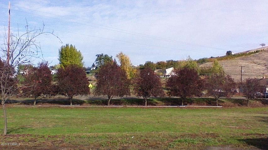 2nd image of 31 Dickerman Ln