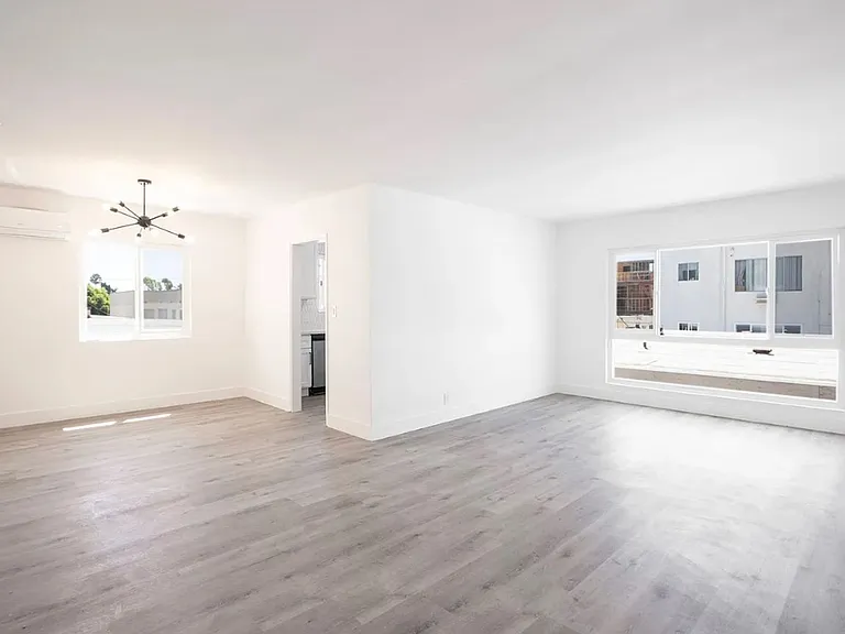 1042 N Orange Grove Ave — Photo 1
