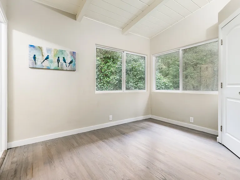 665 Cathedral Dr — Photo 15
