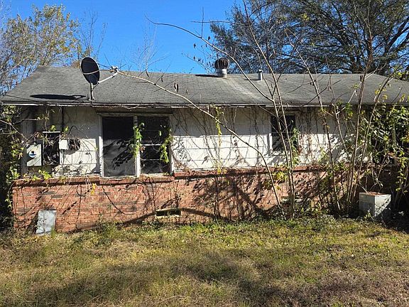 3rd image of 908 Burns St