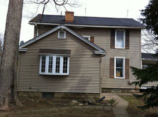 10050 Sharrott Rd, North Lima, OH 44452