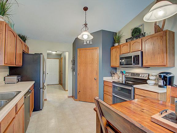 4th image of 440 Thurow Dr
