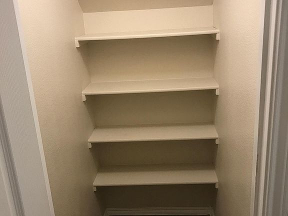 Walk-in Kitchen Pantry
