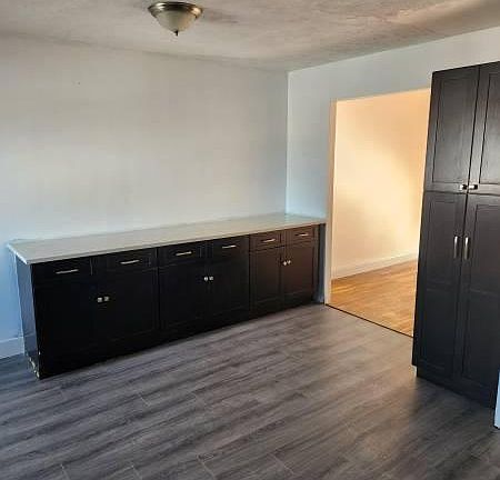 2nd image of 1560 Taylor Ave