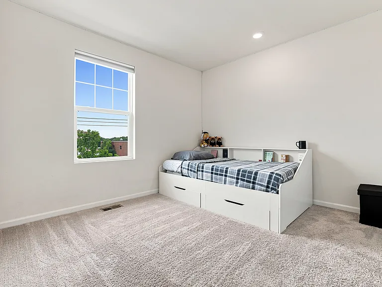3303 Trillium Cir — Photo 17