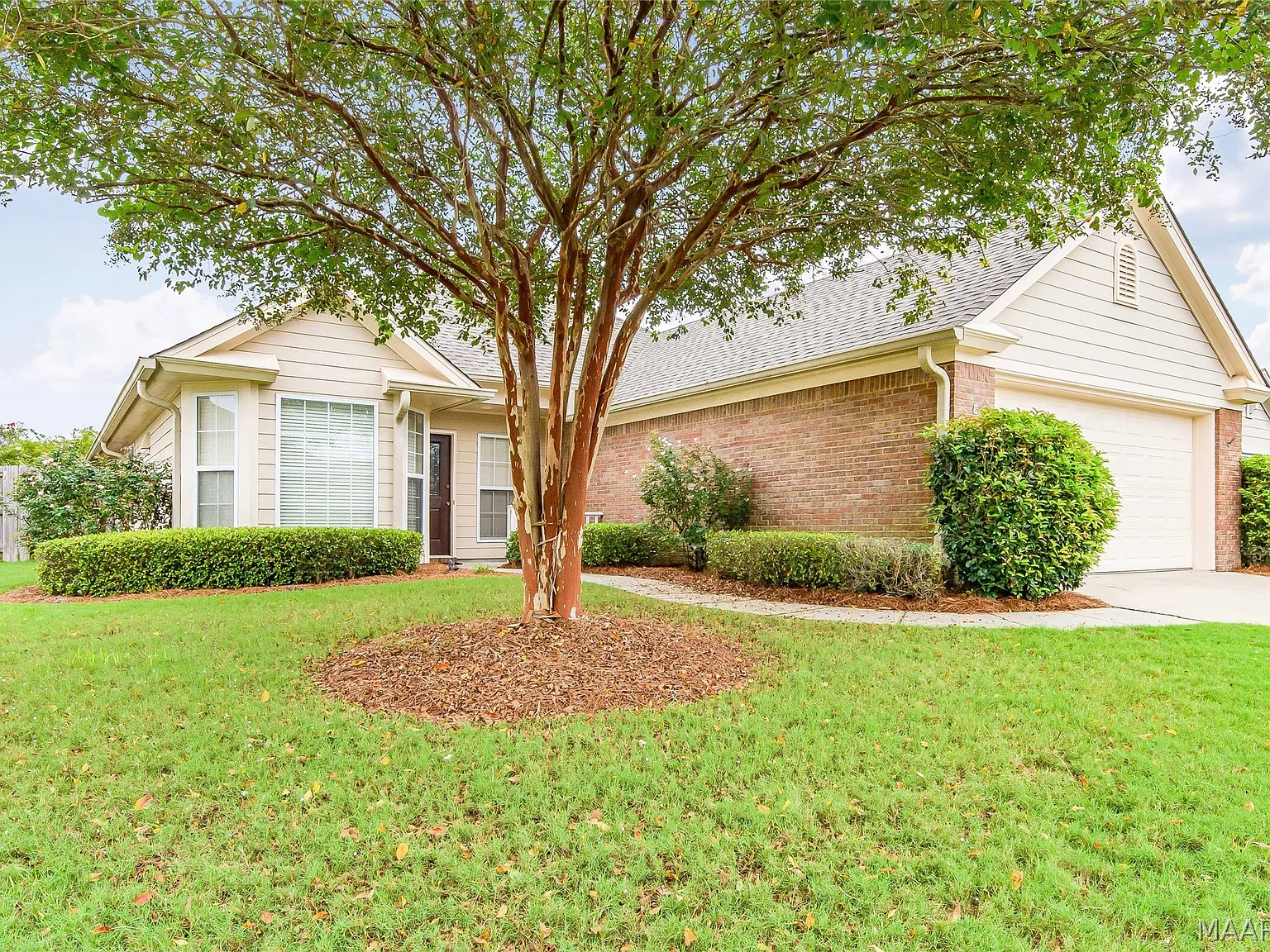 3 bed, 2.0 bath, 1543 sqft, $1,850 — Photo 3