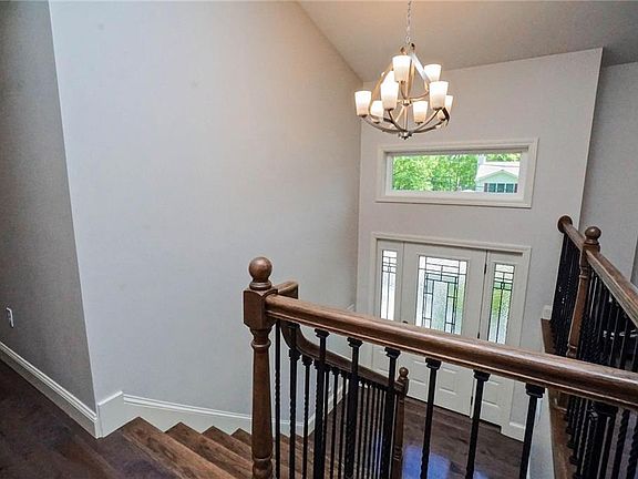 4th image of 20 Butler Dr