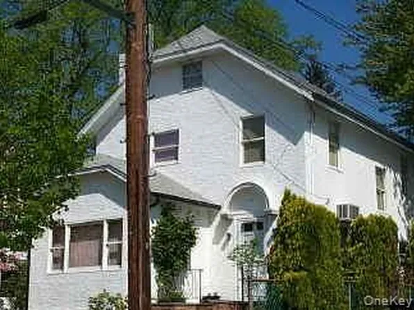 17 Cypress Avenue, Port Washington, NY 11050