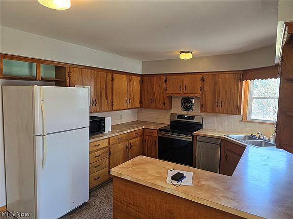 4th image of 267 Milan Ave
