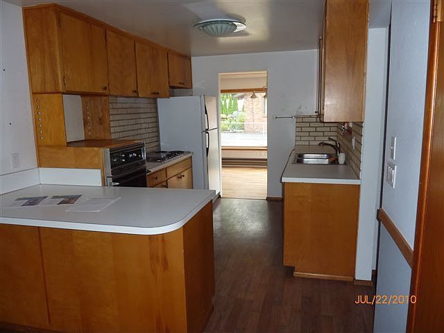 2nd image of 160 179th St E