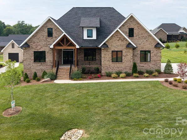 2935 Tavistock Ln, Lincolnton, NC 28092