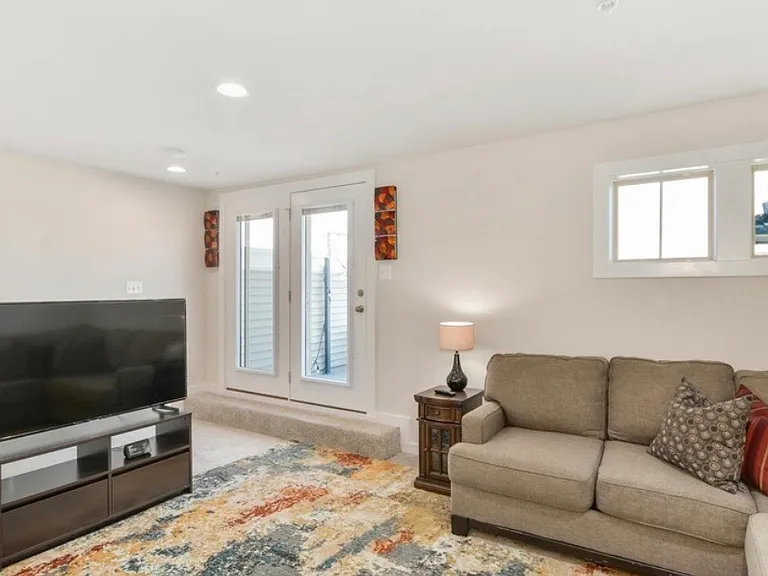 3321 Stone Barn Dr — Photo 37