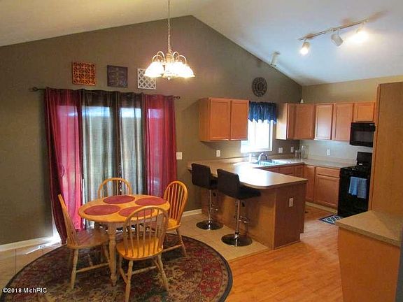 4th image of 1210 Abby Ct