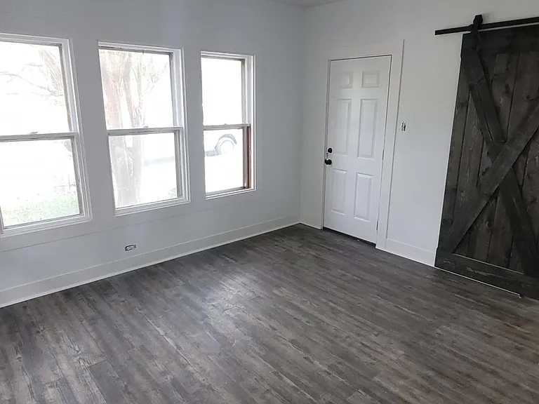 2820 Fort Ave — Photo 26