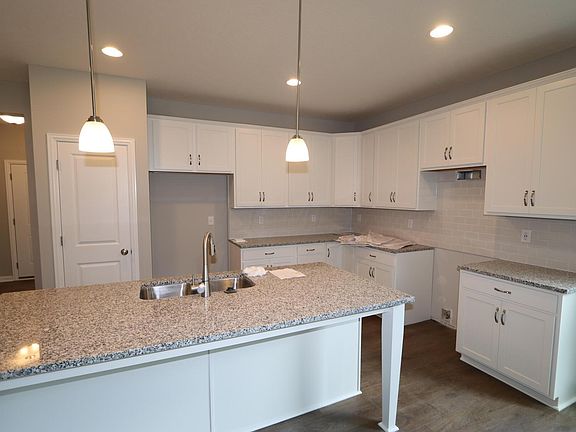 5th image of 6433 Rockhold Dr