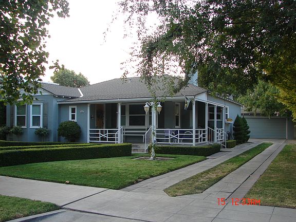 east front view driveway