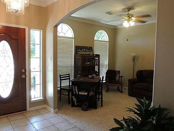 5th image of 2706 Victory Ln