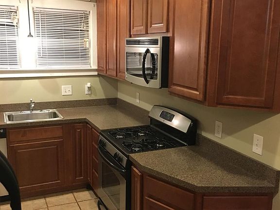 5th image of 110 W Maiden Ln