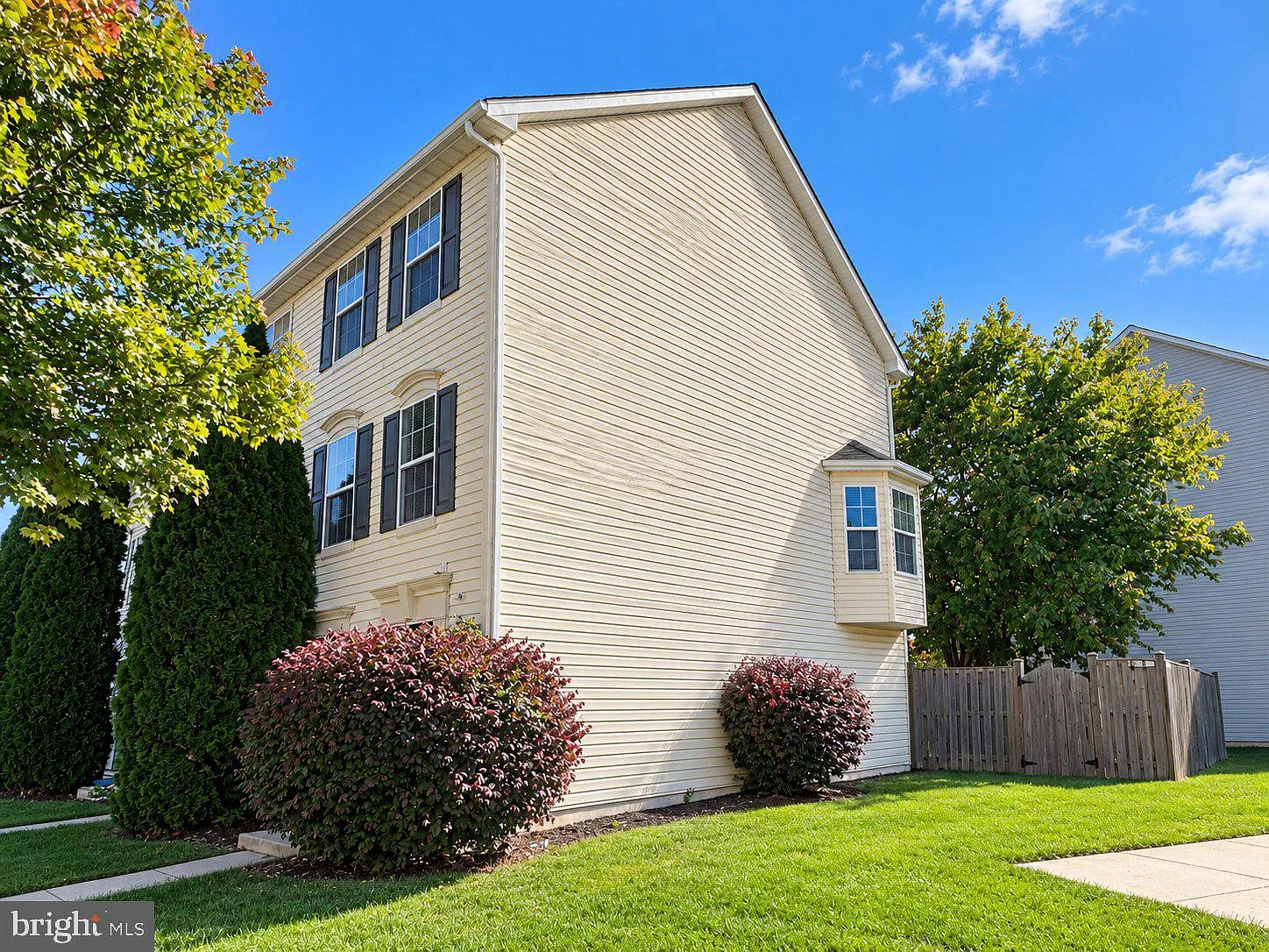 3 bed, 2.5 bath, 1814 sqft, $2,450 — Photo 3