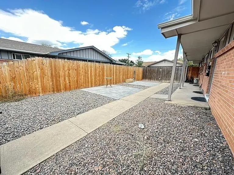 880 Yates St #A — Photo 2