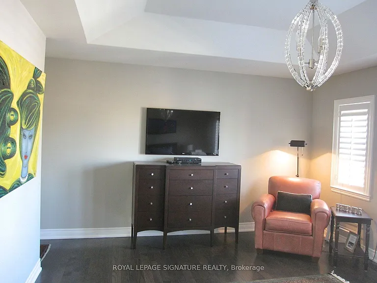 18B Algoma St — Photo 26