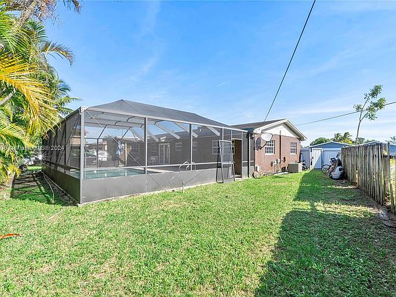 5th image of 20570 NW 1st Ct