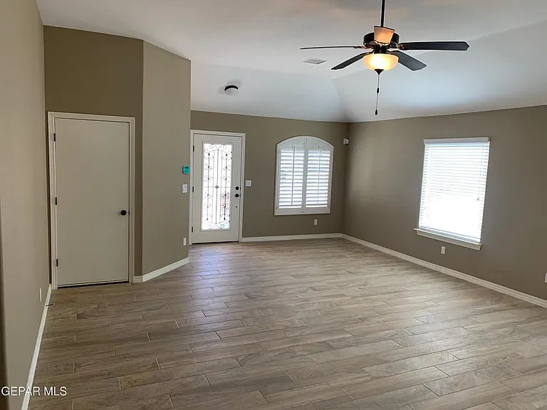 13668 Garforth Ave — Photo 3