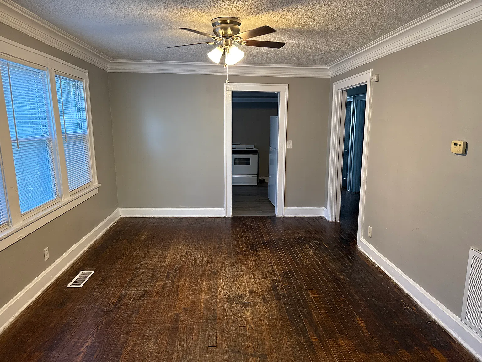 2 bed, 1000 sqft, $950 — Photo 3