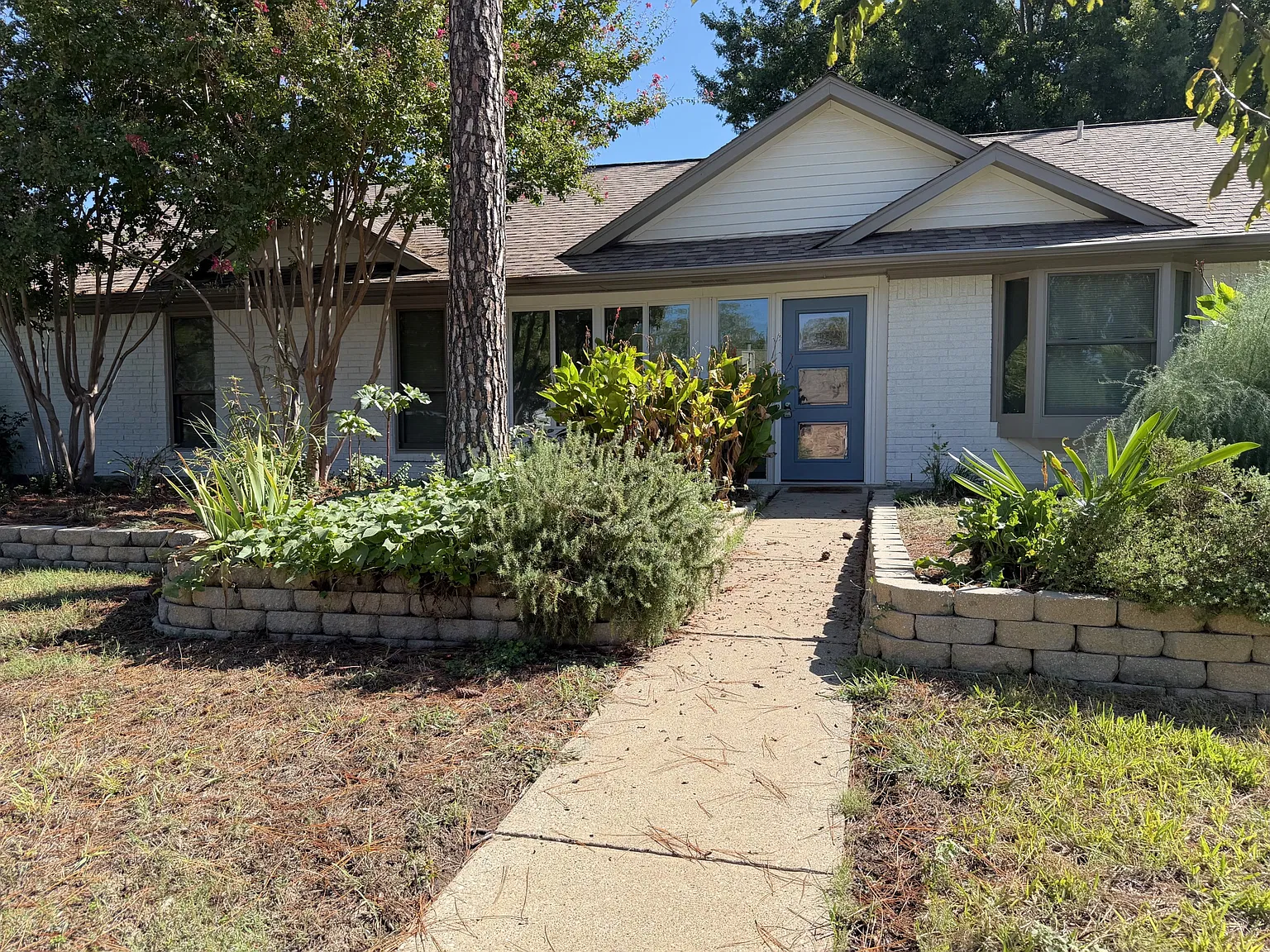 3 bed, 1427 sqft, $2,095 — Photo 2