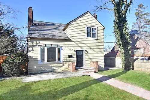19 Longmeadow Rd Photo 1