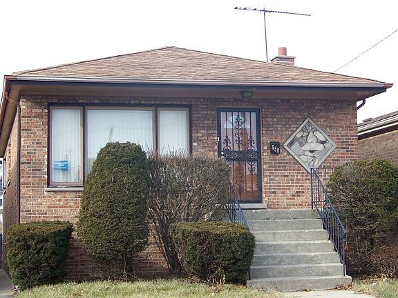 2nd image of 658 Hoxie Ave