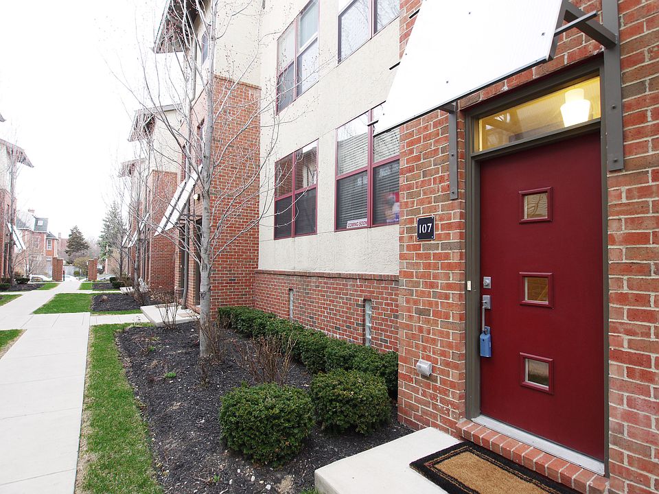 3 Story Townhouse Condo