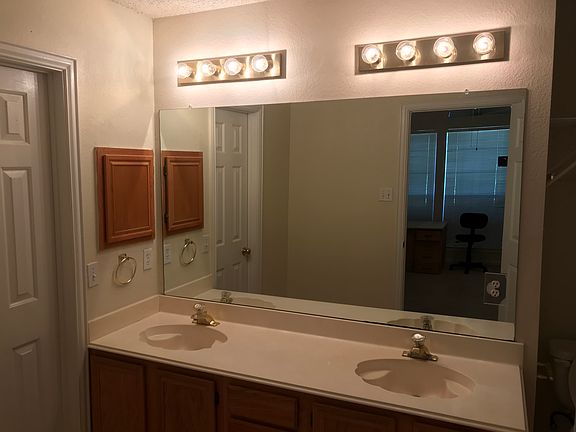 4th image of 2337 Havard Oak Dr