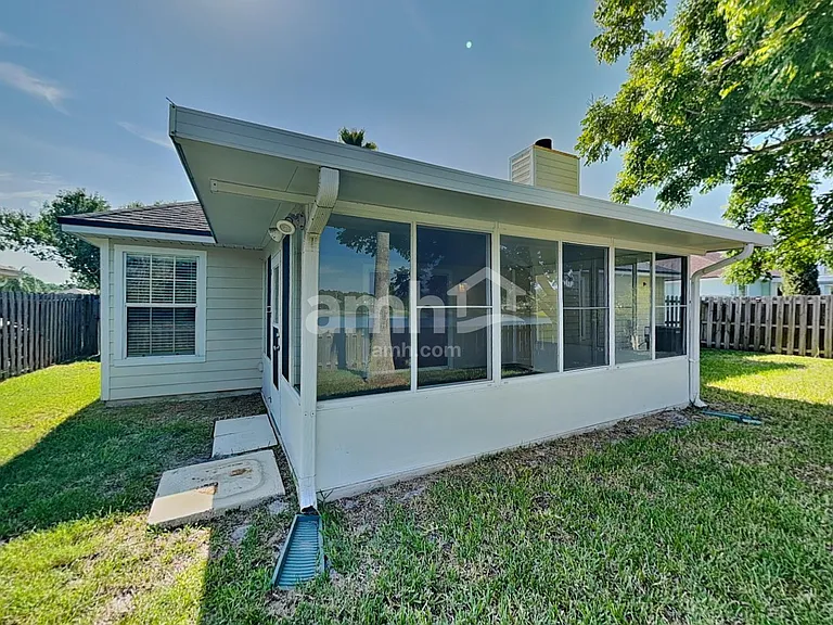 578 Prindle Dr E — Photo 17