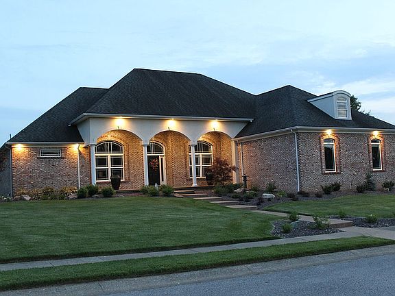 2nd image of 10046 Stonecreek Cir