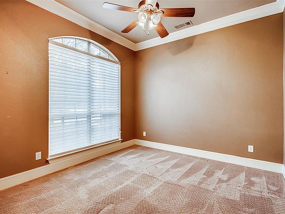 4th image of 816 Sword Bridge Dr