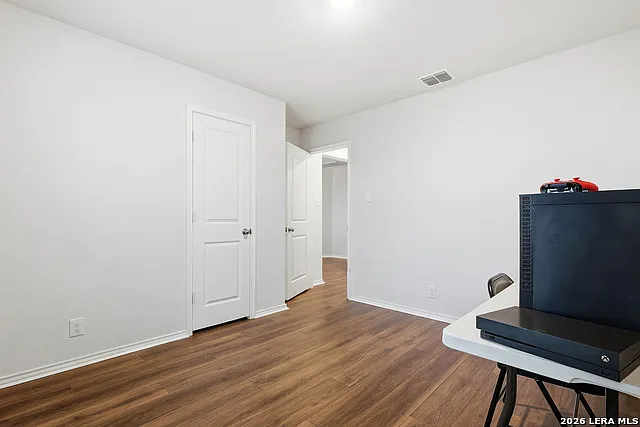 15426 Shortwing — Photo 9