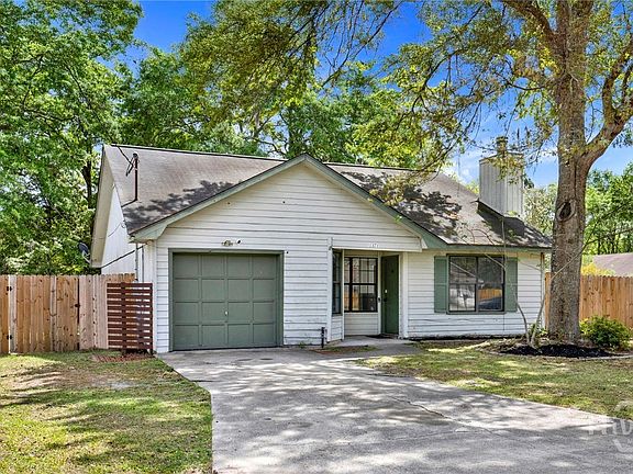3rd image of 1371 Forest Lake Drive