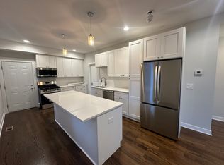 2845 N Ridgeway Ave APT 1R, Chicago, IL 60618