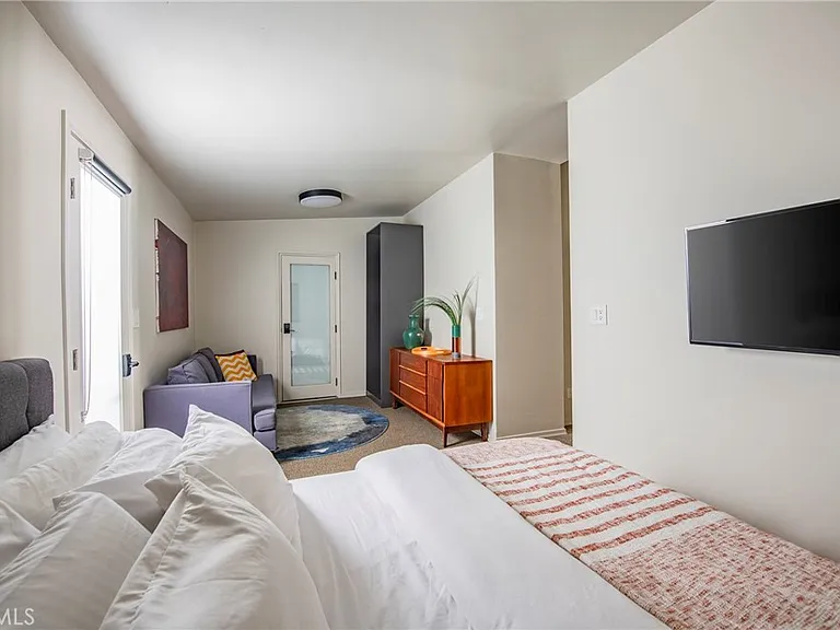 179 Culver Blvd — Photo 22
