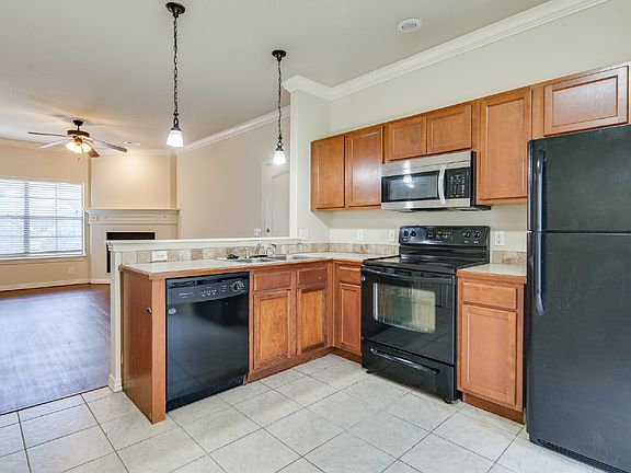 3rd image of 597 E Miracle Dr APT 2